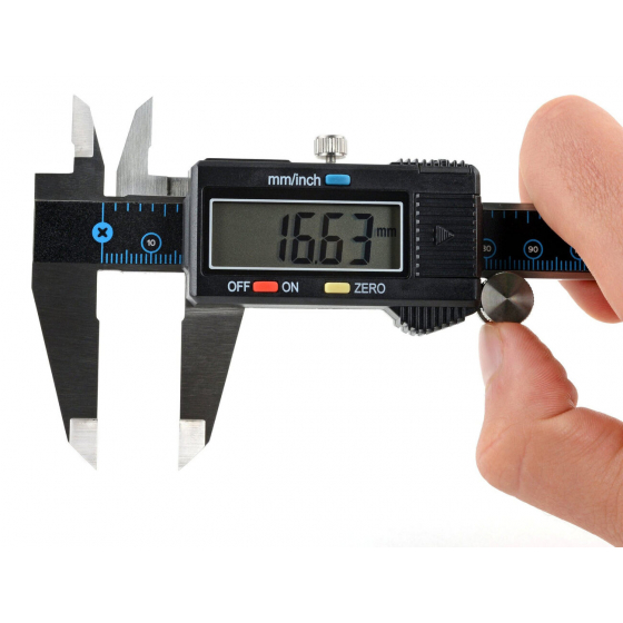 آلة قياس رقمية من iFixit / دقيقة و عملية / مصنوعة من فولاذ صلب 